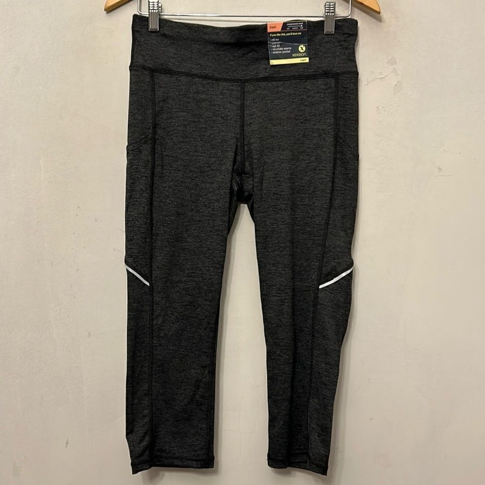 Xersion black gray mid rise high compression capri athletic pants Size M New